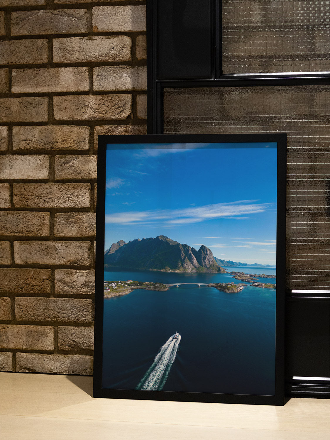 Reine I - Victoria Benjafield