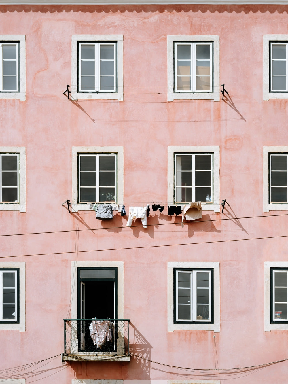 Laundry Day - Cordula Schaefer
