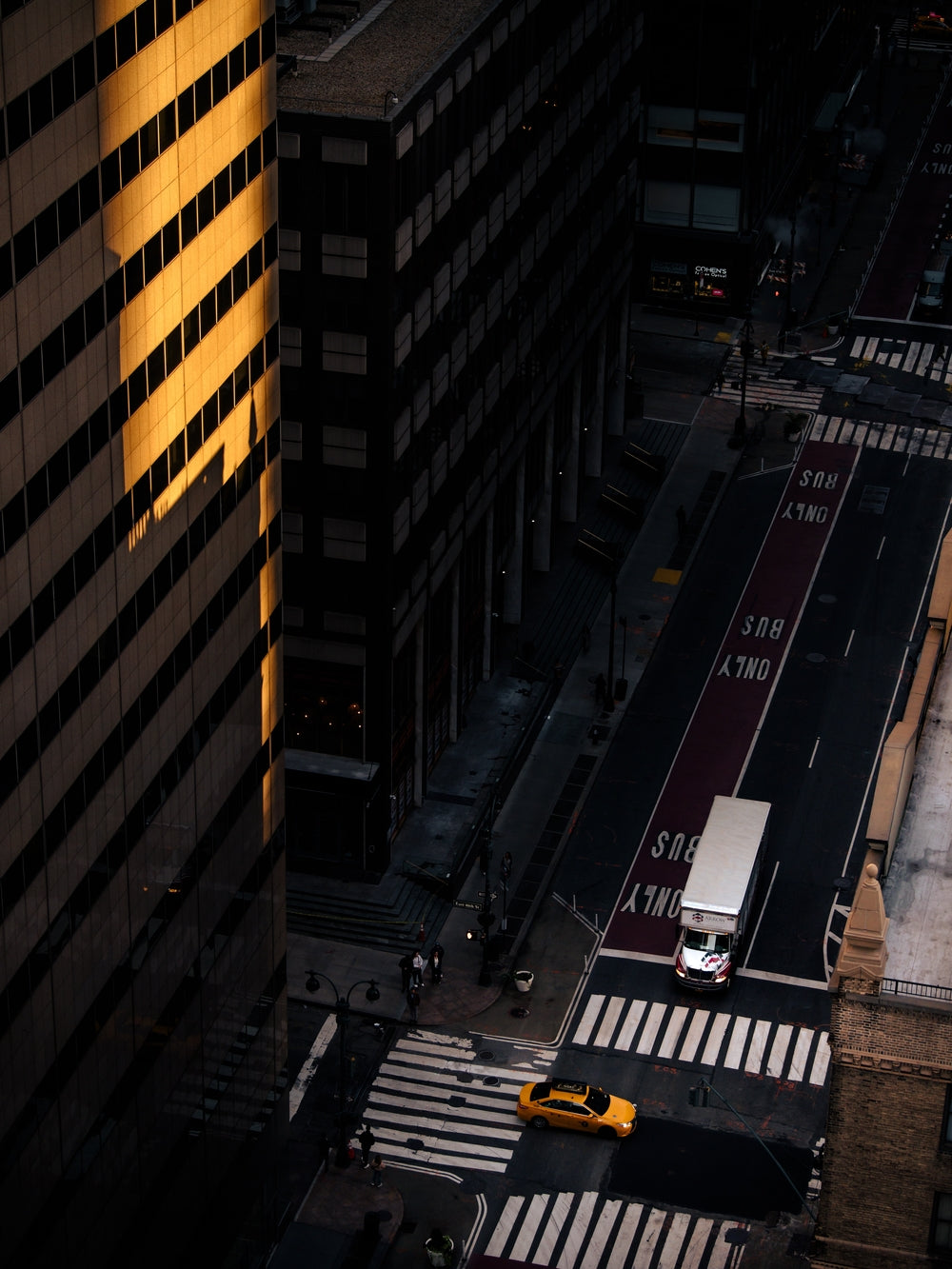 Urban Canyon - Cordula Schaefer