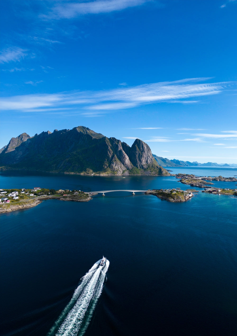 Reine I - Victoria Benjafield