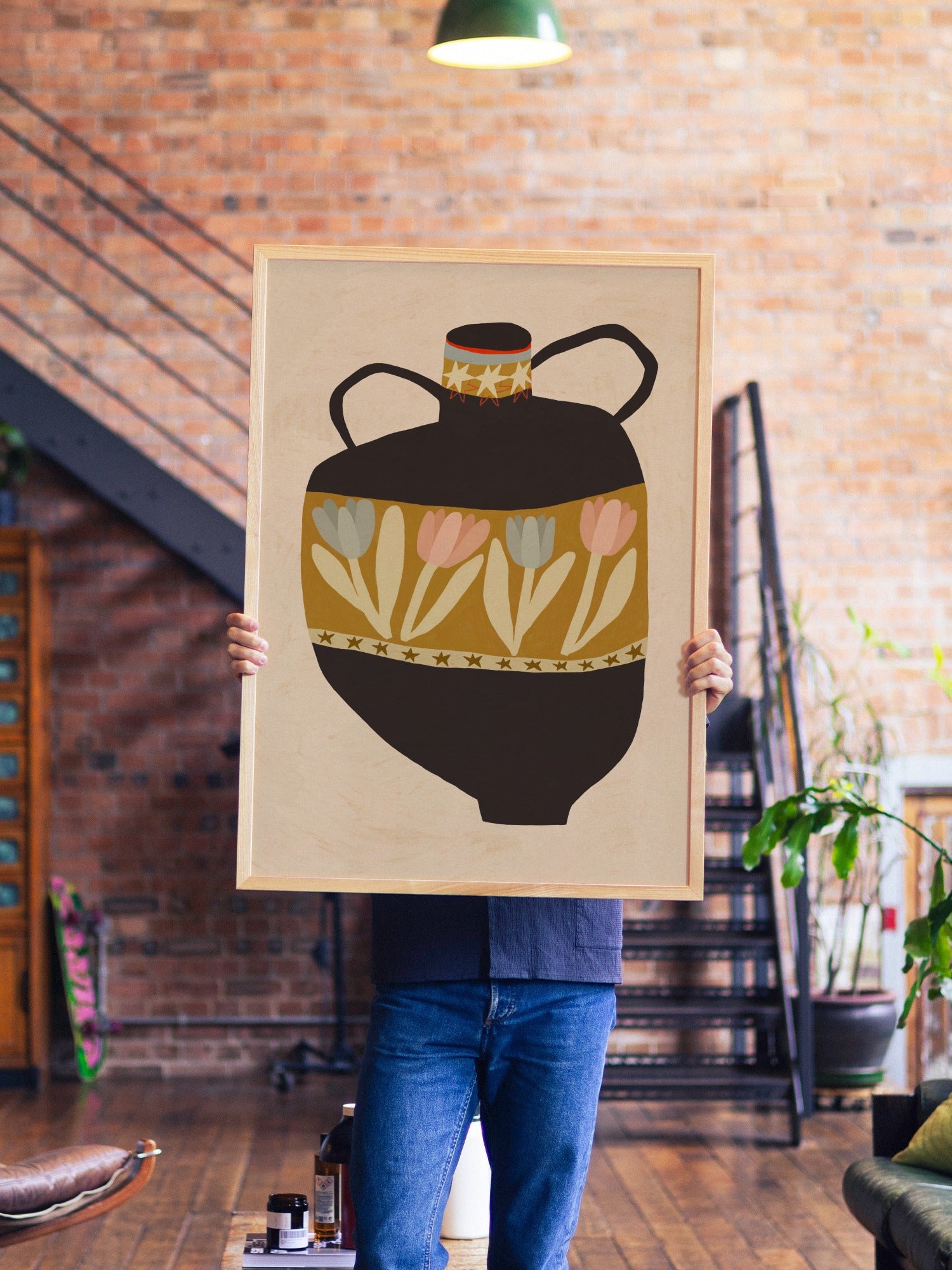 Black Vase - Sophie Deller - A1_Natural_29 |type=lifestyle|